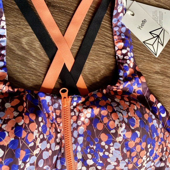 NWT YVETTE sport zippered BRA 34 A/C - Picture 7 of 8